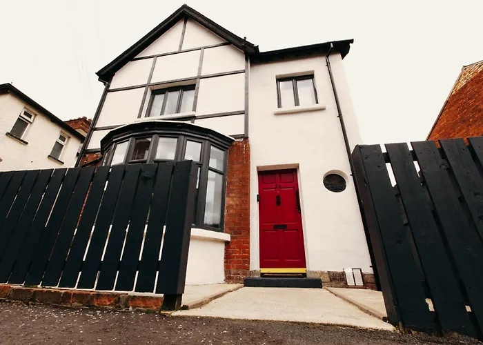 Friars Bush House Belfast - Stunning 4 Bedroom Detached House In Exclusive Queens Quarter Luxury Belfast City Centre