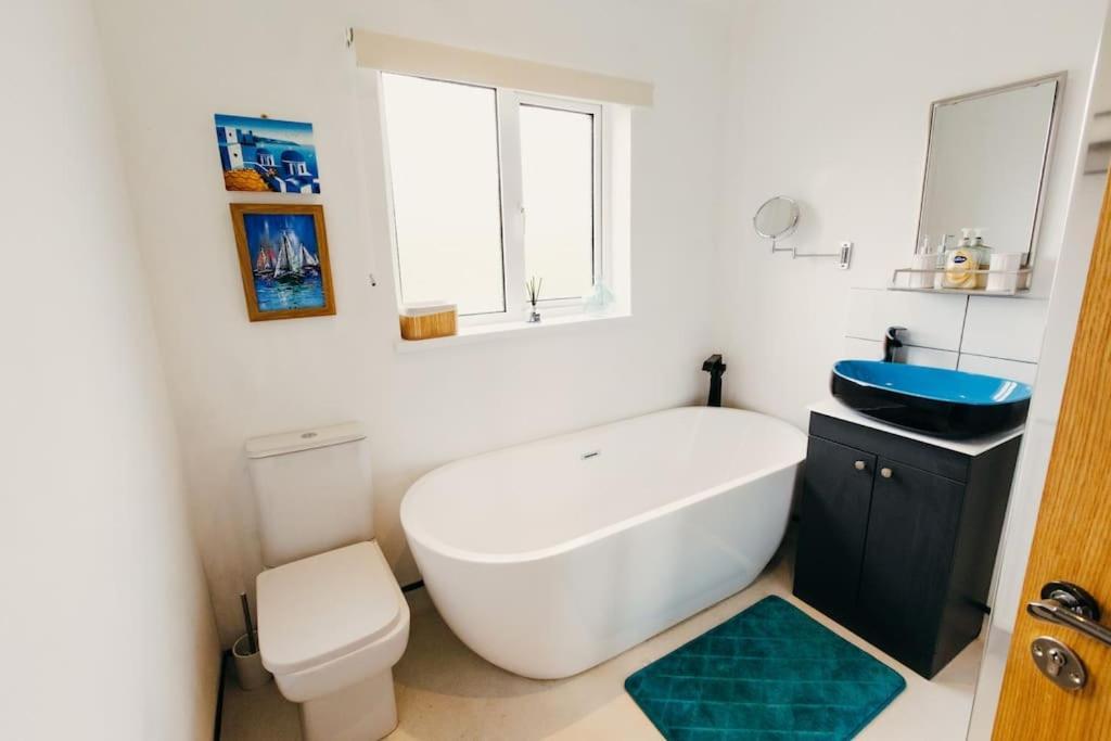 Friars Bush House - Stunning 4 Bedroom Detached House In Exclusive Queens Quarter Luxury Centre