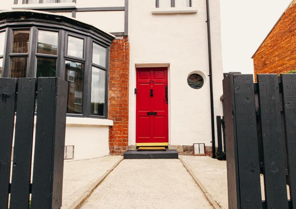 Friars Bush House - Stunning 4 Bedroom Detached House In Exclusive Queens Quarter Luxury Centre Holiday home Belfast