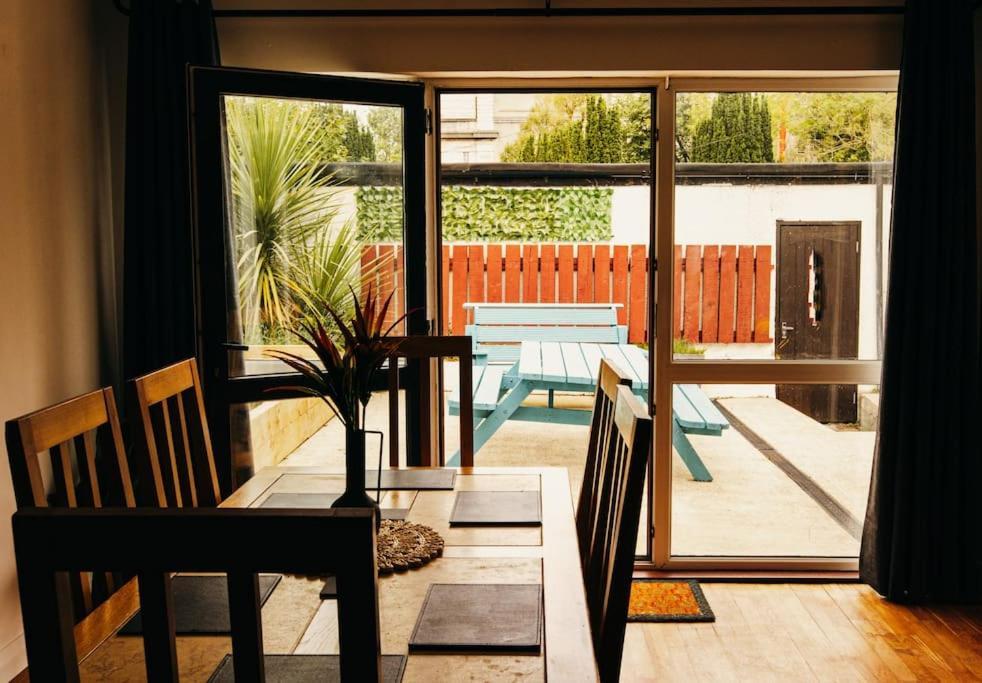 Friars Bush House - Stunning 4 Bedroom Detached House In Exclusive Queens Quarter Luxury Centre Belfast