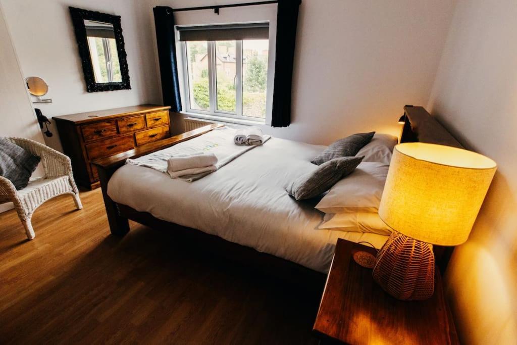 Friars Bush House - Stunning 4 Bedroom Detached House In Exclusive Queens Quarter Luxury Centre Holiday home Belfast