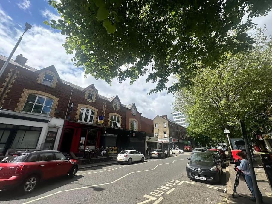 Friars Bush House - Stunning 4 Bedroom Detached House In Exclusive Queens Quarter Luxury Centre *