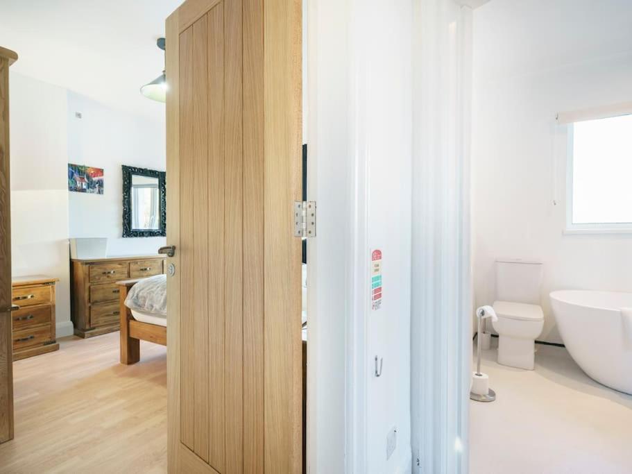 Friars Bush House - Stunning 4 Bedroom Detached House In Exclusive Queens Quarter Luxury Centre * Belfast