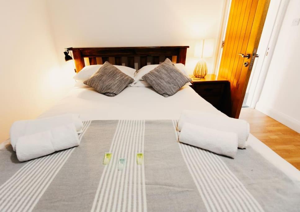 Holiday home Friars Bush House - Stunning 4 Bedroom Detached House In Exclusive Queens Quarter Luxury Centre